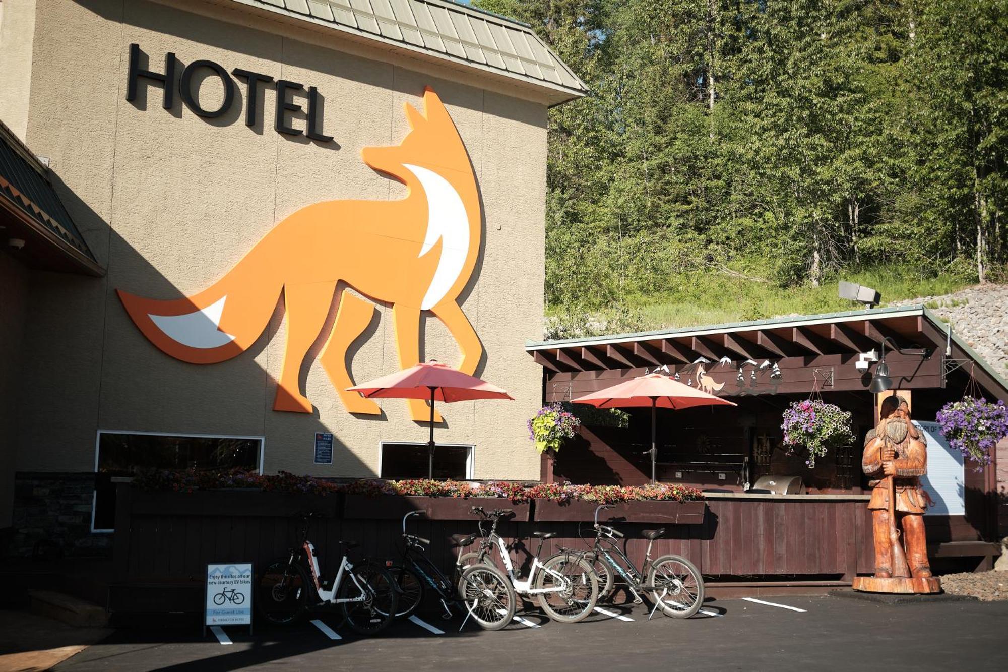 Fernie Fox Hotel Exteriör bild